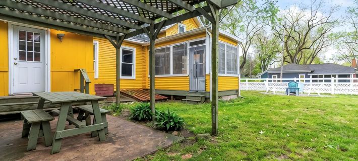 NEW! Marigold & Poppy - Group-Friendly Douglas Retreat - Central & Walkable Hotels in Douglas