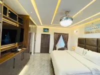Kamara Lakeview Hotel - parking