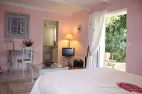 Les Roches Rouges Chambres d'hôtes - Guest houses