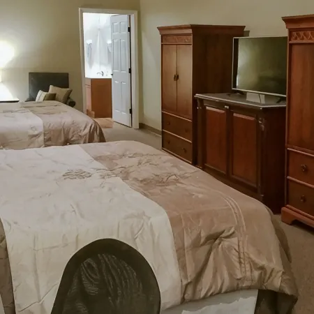 Rolling Hills Lodge