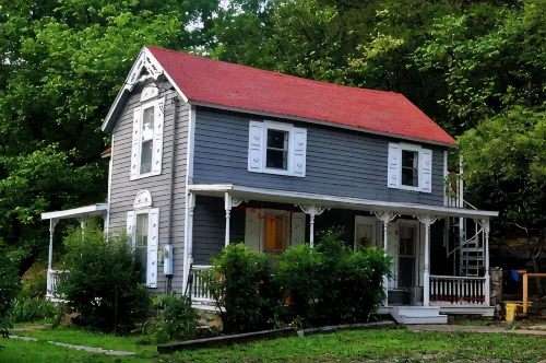 Downtown Eureka Springs Vacation Cottage - Country Houses