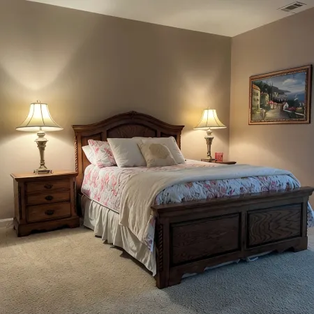 LAKEFRONT TOWN HOME IN DOWNTOWN HIAWASSEE