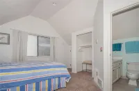 Beautifull ocean & beach views; 5 minutes walk to beach; WiFi; Casino near by - Homestays