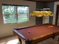 Spacious home directly on Lake Grassy canal. Boat house, hot tub & pool table - 2 stjerner