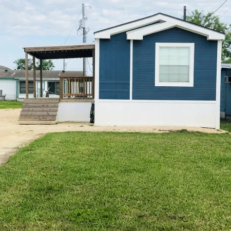 Charming 3-bedroom mobile home with AC, WiFi in Port O'Connor.