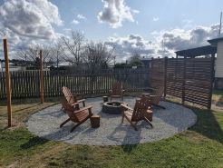 Willows Cottage, 5 mins walk from town, quite street overlooking steam railway.