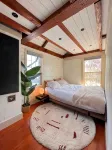 Seaside Getaway Cottage w Deck, Parking, Ocean View, Shops - Country Houses