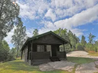 BEAUTYFULL COTTAGE WITH MOTORBOAT and CANOE Ξενοδοχεία στην πόλη Saffle