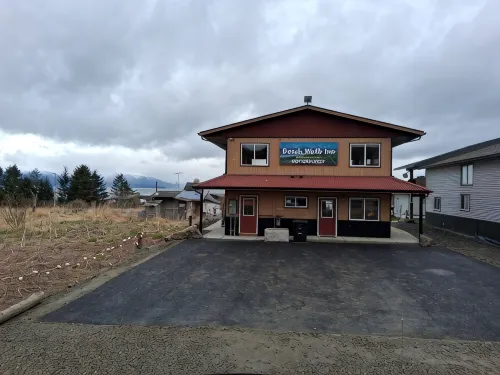 GLACIER SUITE, BEACH WALK INN, UPPER LEVEL UNITFEATURING HOMER'S FANTASTIC VIEW