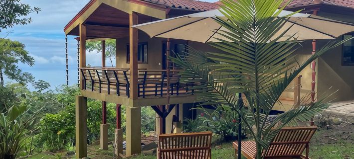 Vista Sirena: Expansive Ocean View 4 bedroom / 4.5 bath home above Dominical Hotel a Osa