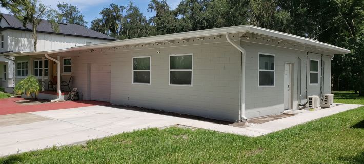 Charming Caribbean 1-bedroom roomy Apartment in amazing Downtown Sanford Hotels in Sanford