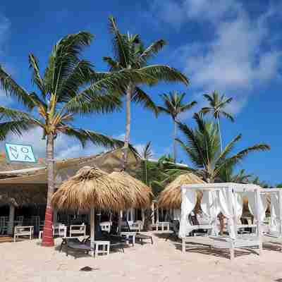 5 minutes Beach apt with Parking, Pool and Jacuzzi. Fitness & Recreational Facilities