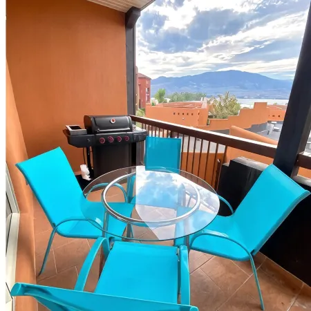 3 Bedroom Rental Townhome With Osoyoos Lake Views!