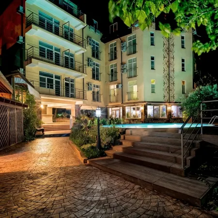Lamore (Ламоре)