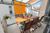 HELLOFLATS: Luxury Penthouse / Balcony / Parking / Center / Therme / MUC Airport