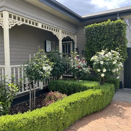 BLACKSMITHS LANE 2 BEDROOMGorgeous ultra clean 2 Bedroom/2 Bathroom cottage.