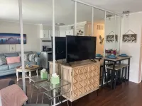 Beach Getaway with Gulf Views and Great Location! - สระว่ายน้ำส่วนตัว