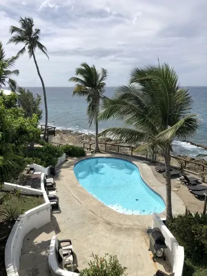 1 Br Oceanfront Condo Sleeps 4! Cane Bay! ST Croix, Usvi Caribbean No Passport!