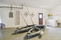 Waterfront, Heated Pool, Kayaks, Game Room, Fishing