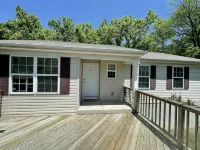 Cozy Cottage at Oak Creek Campground (pool, pet friendly, dog park, near Ark) Hotele w: Walton