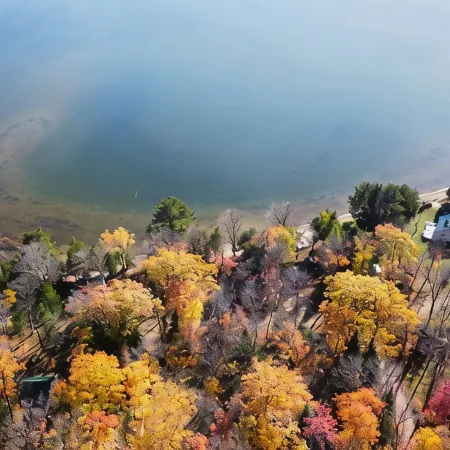 Lakefront Cabin... Ride To All The Snowmobile Trails From The Cabin