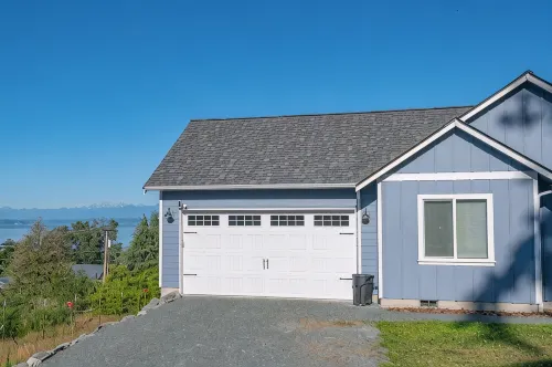 Water & Mountain Views: Escape to Whidbey Island! - Bergblick