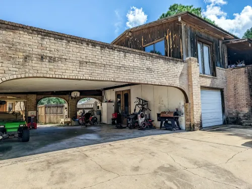 Perfect Family Escape: Playground, Fire Pit, Games & Boat Parking Near Kemah! - balcony