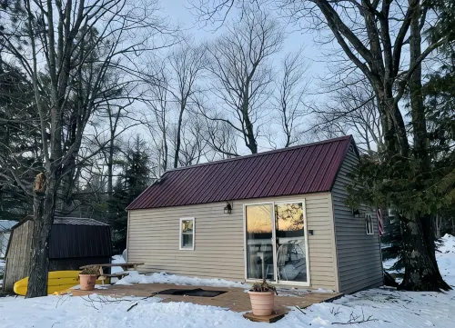 Lakefront Cabin... Ride To All The Snowmobile Trails From The Cabin