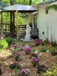Eureka Uptown Garden Cottage - Pools