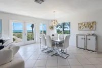 Private Beachfront House - 4-Star