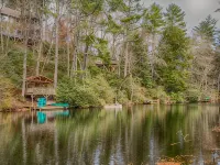 Mirror Lake Red Door Guest House-On Mirror Lake and 1.2 Miles from Main Street! Hotels in Highlands