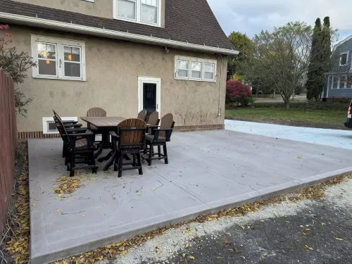 Charming 4-bedroom house with 3 king/1 full beds, 2 full baths, AC, Wifi, Patio
