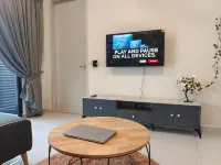 Skytree Homestay ByStay 武吉英达附近的飯店