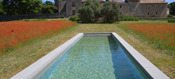 In Uzès, quiet, loft in independent 18th century mill with 15mx3m swimming pool Hotels in Uzes