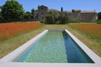 In Uzès, quiet, loft in independent 18th century mill with 15mx3m swimming pool - Pools