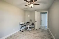 Cozy Safety Harbor Retreat w/ Heated Pool & Near Downtown - 3-Star