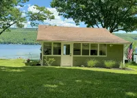 Cozy Lake Front Cottage