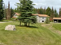 Stunning 3 bedroom/2bath with huge deck! - Homestays