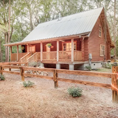 Beautiful log home less than a half mile from ichetucknee springs north entrance
