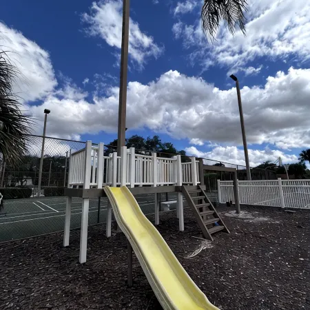 "The Salty Sugaree"-6 miles to beach, 1 mile to IMG, & multiple resort pools!