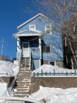 Built in 1866 this hillside home is close to everything! - บังกะโล
