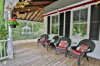 Birch Creek Retreat ~ 8br, 8ba, New Hot Tub + Sauna - 무료 와이파이