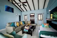 Ophelia's Villa: Waterfront Luxury with Private Pool Hotels in 