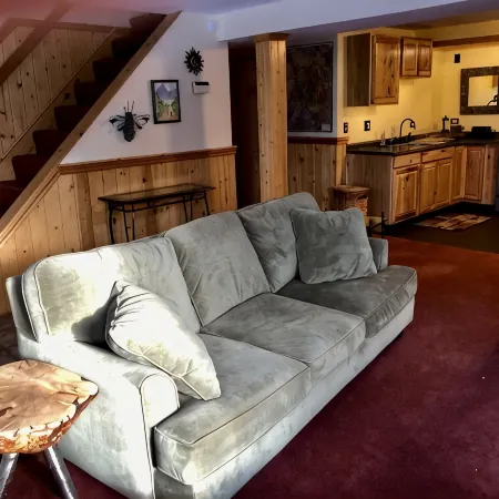 Comfortable apartment with spectacular mountain and ocean views.