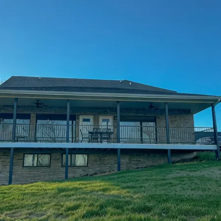5-Bedroom Vacation Home with Private Slip, Just 10 Minutes from the Marina