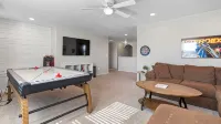 Stay and Play in Spacious House in Star! - Homestays