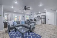 Charming 3-bedroom house near West End Shopping Center!