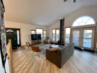 Capitol Reef Home with fast wi-fi and washer/dryer
