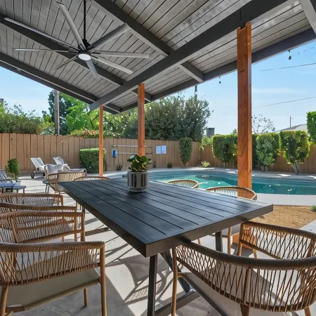 Unique Modern Home W/Pool