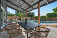 Unique Modern Home W/Pool - บังกะโล